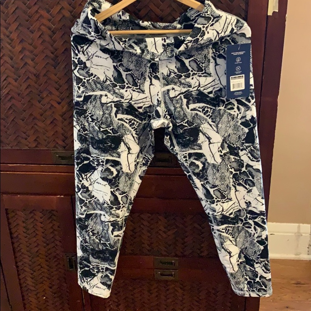 Marika Athletic leggings, cropped, NWT.